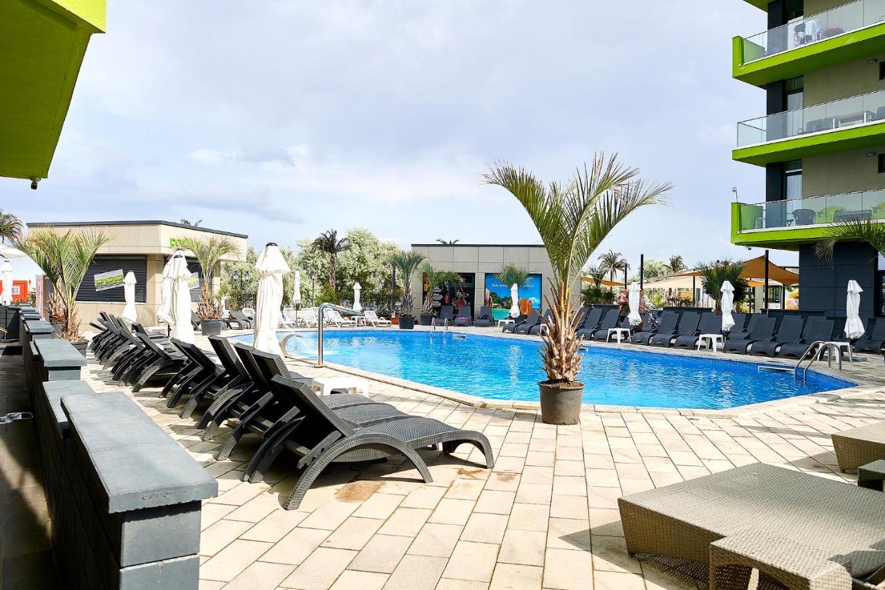 Studio Capri Spa N Pool Beach Resort Năvodari Exterior foto